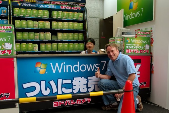 Torvalds posiert für Windows 7